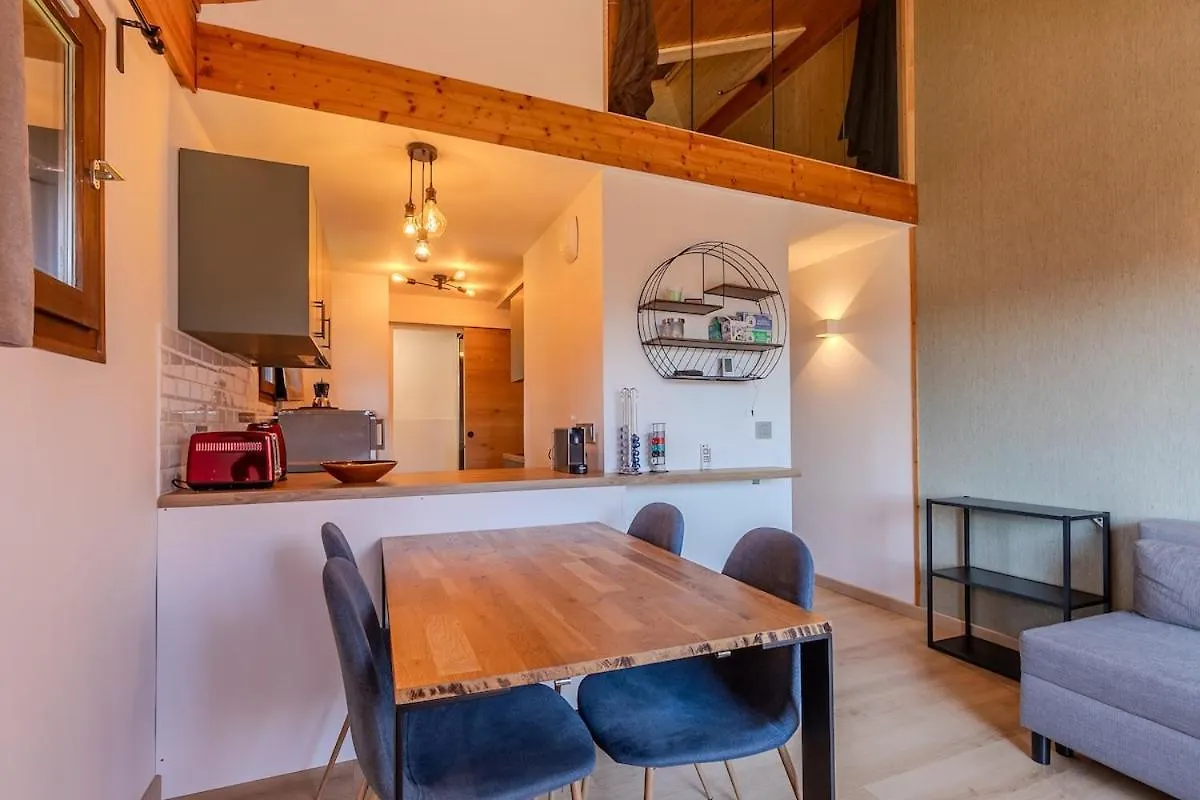 Apartamento Appartement Avec Superbe Vue Montagne Arâches